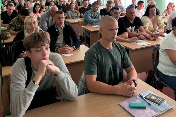 photo_5289778805650613337_y