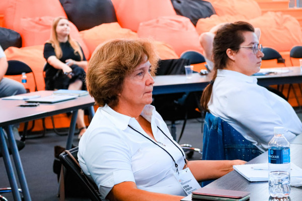 photo_5402114856393498106_y