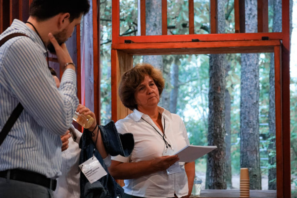 photo_5402114856393498107_y