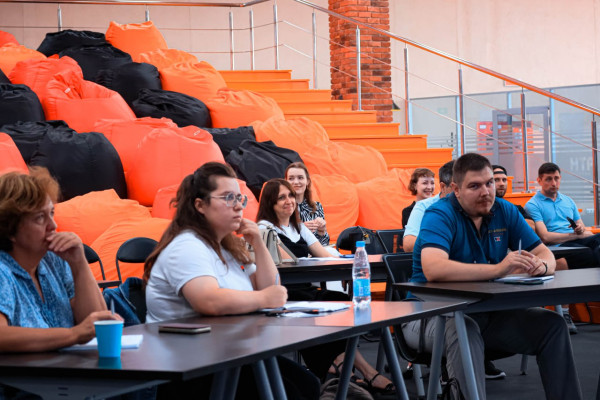 photo_5402114856393498108_y