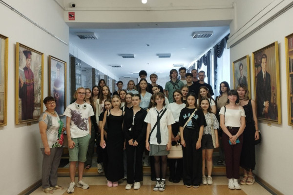 photo_5402282622111048726_y