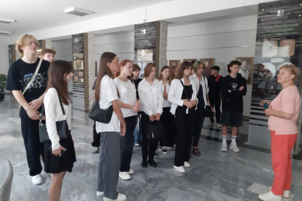 photo_5402282622111048727_y