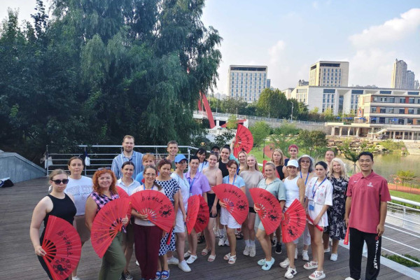 photo_5406847725670097419_y