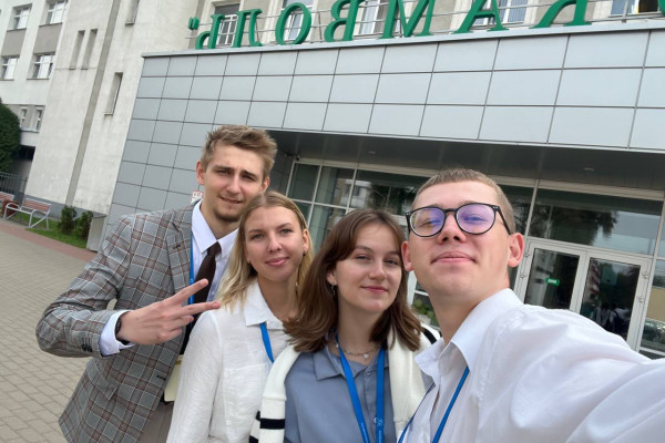 photo_5426976339010903583_y