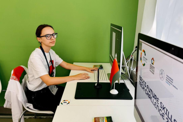 photo_5445105752449607578_y