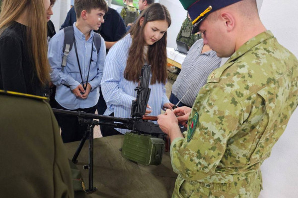 photo_5197400570284073695_y