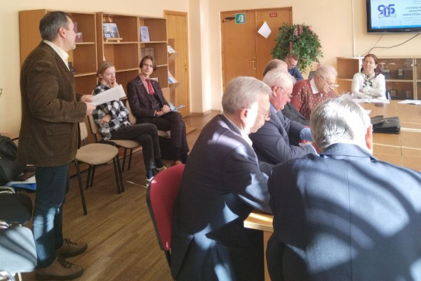 photo_5224411722687833216_y