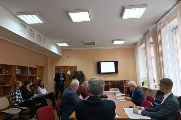 photo_5224411722687833217_y