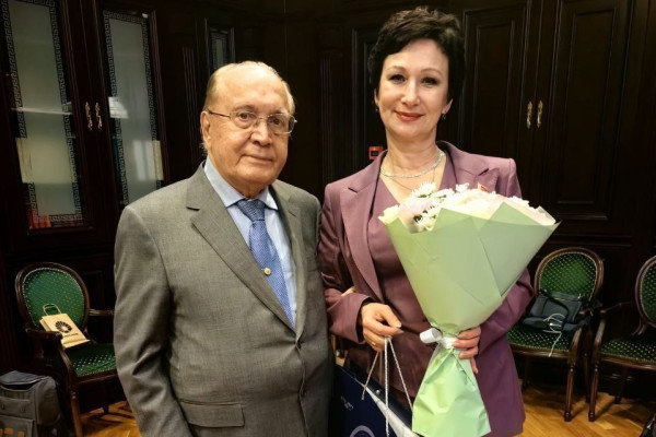 photo_5226681788997429235_y