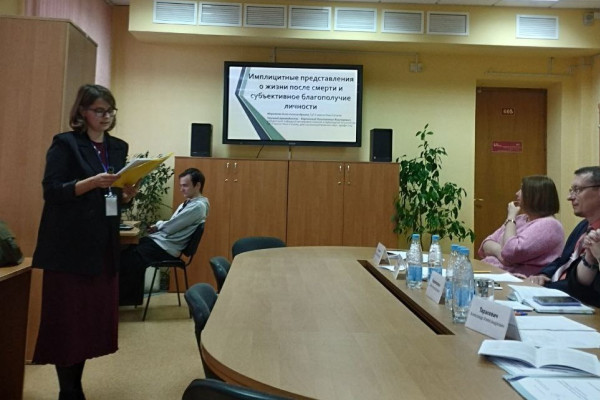 photo_5262702498592972669_y