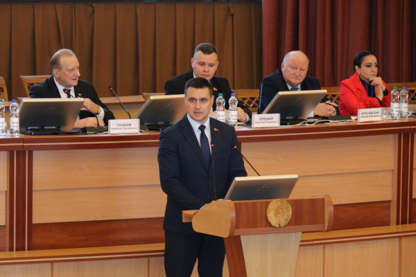 photo_5262702498592972686_y