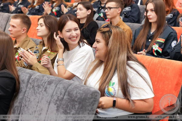 photo_5267354304656826770_y