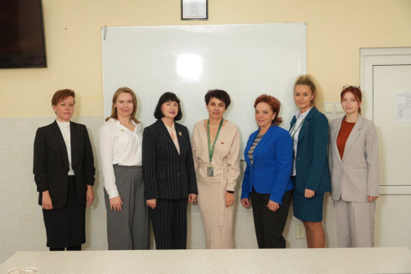 photo_5285324447823290594_y