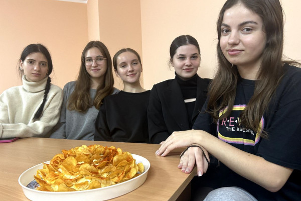 photo_5309919380475339763_y