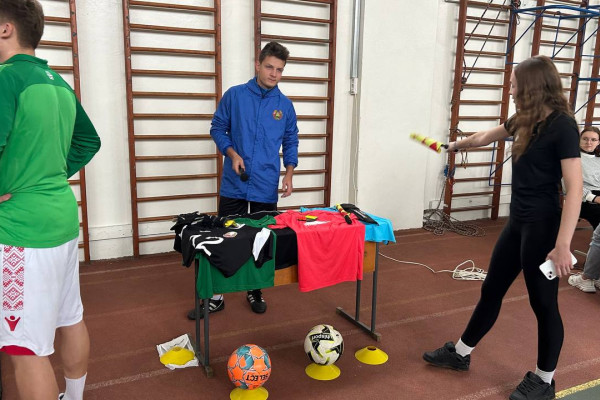 photo_5312107335600170683_y