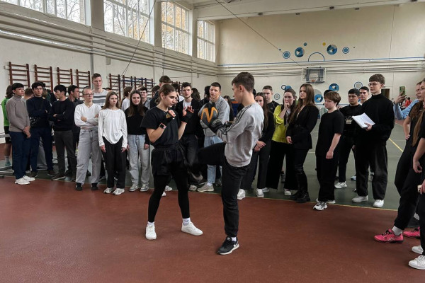 photo_5312107335600170687_y