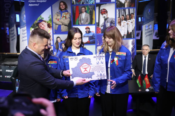 photo_5312032534449742557_y