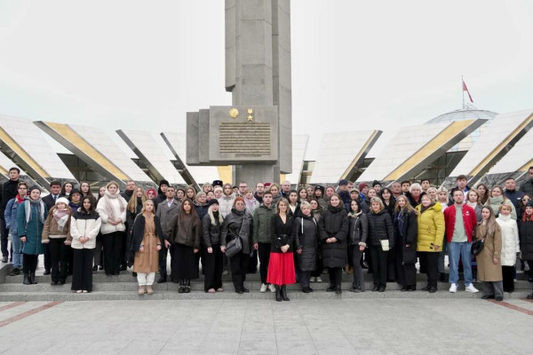 photo_5318990969879782910_y