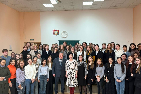 photo_5341751698093371200_y