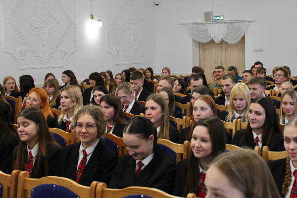 photo_5352723509878580039_y