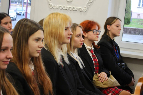 photo_5355250252023719748_y