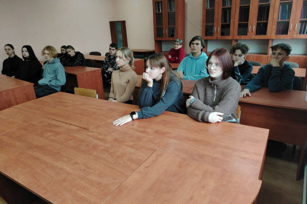 photo_5359751403519732791_y