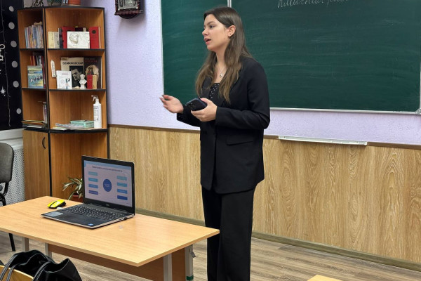 photo_5411543194371483517_y