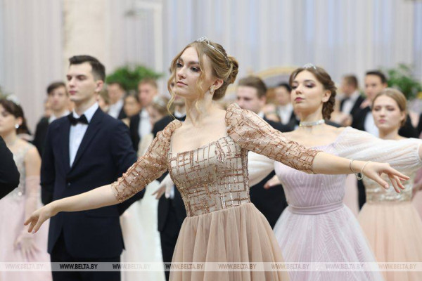 photo_5429433571405331173_y