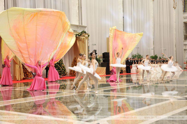 photo_5429433571405331174_y