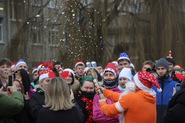 photo_5426945771728661838_y