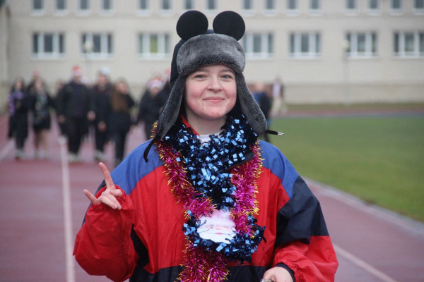 photo_5426945771728661842_y