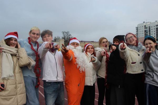 photo_5426945771728661843_y