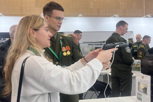 photo_5442900638930430085_y