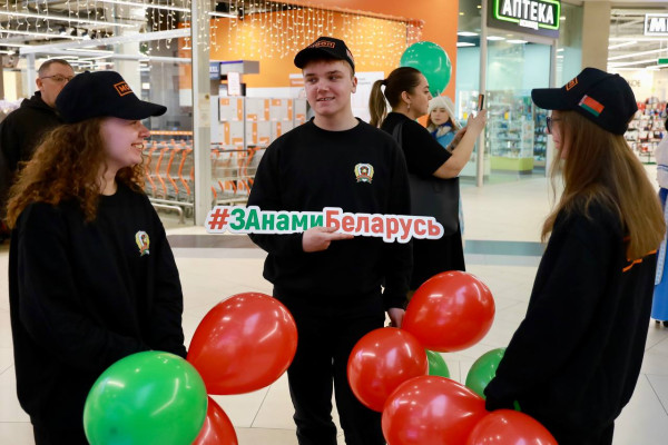 photo_5458721842454980035_y