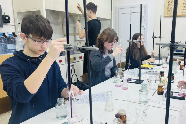 photo_5197393367623919809_y