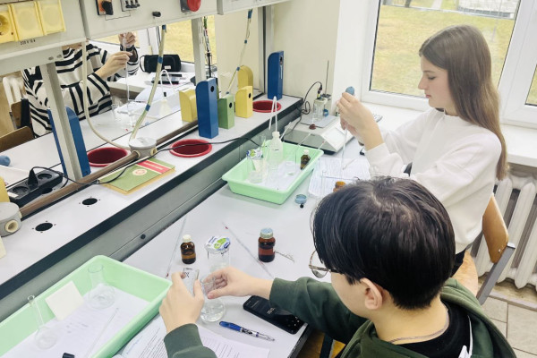 photo_5197393367623919811_y