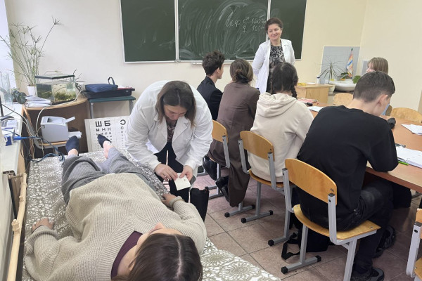 photo_5197393367623919814_y