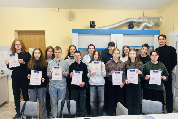 photo_5197393367623919815_y