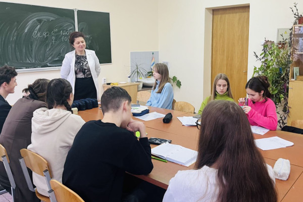 photo_5197393367623919817_y