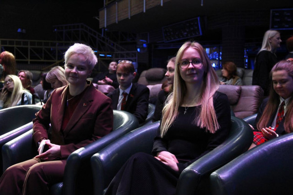 photo_5202034852881361501_y