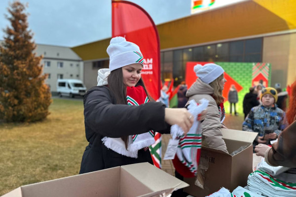 photo_5213419763211037066_y