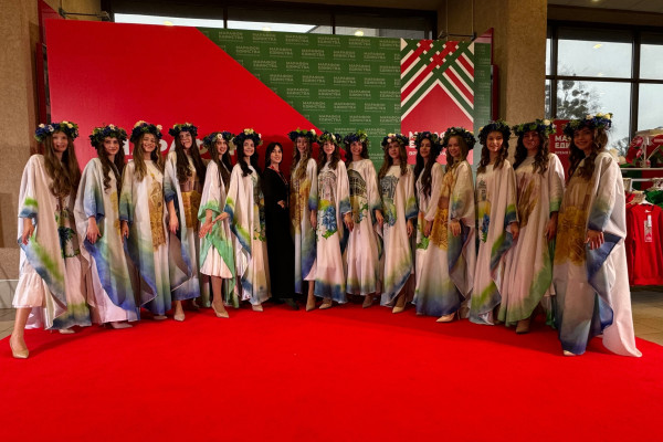 photo_5219934979490965706_w