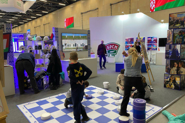 photo_5226633857162406047_y