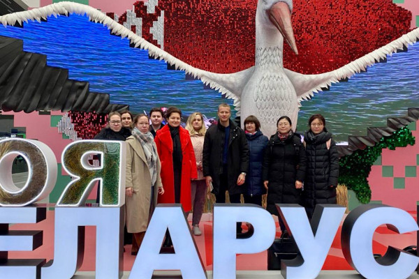 photo_5226633857162406049_y