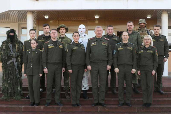 photo_5251336361565350899_y