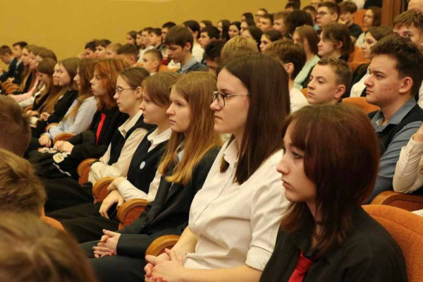 photo_5251336361565350901_y