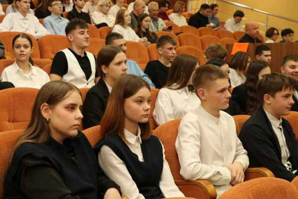 photo_5251336361565350902_y