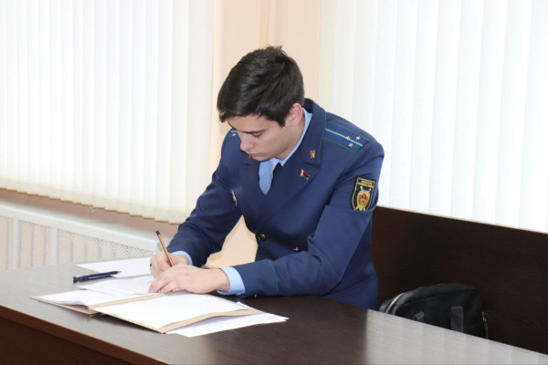 photo_5287438370596842072_y