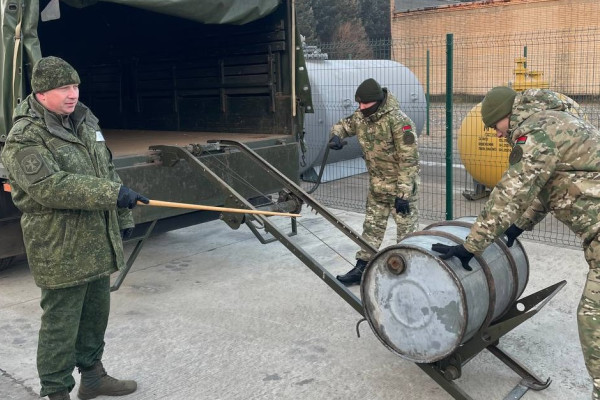 photo_5292173305752710915_y