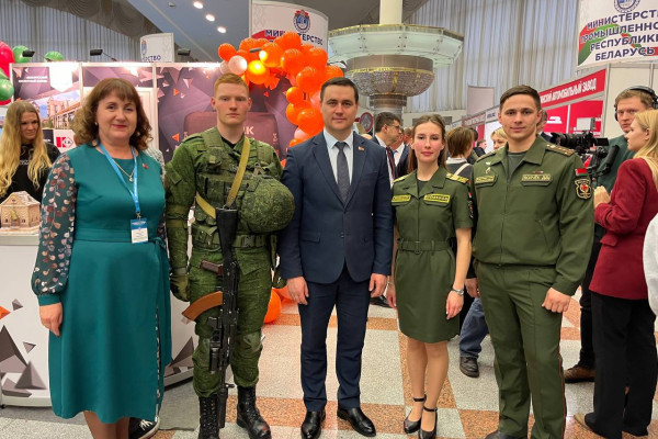 photo_5294284827639539725_y